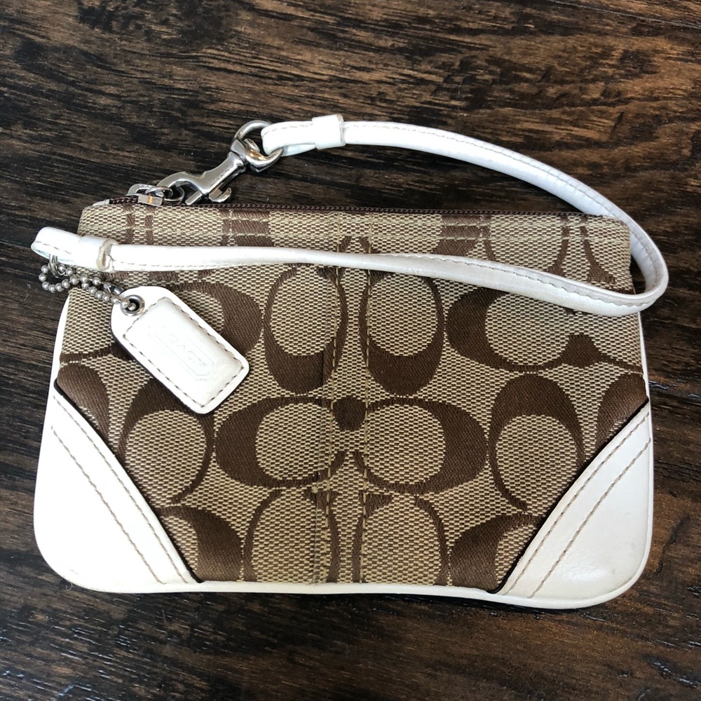 Beautiful coach monogram wristlet wallet